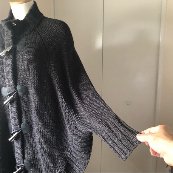 Michael Kors Size Small Grey Chunky Knit Poncho - Picture 12 of 13